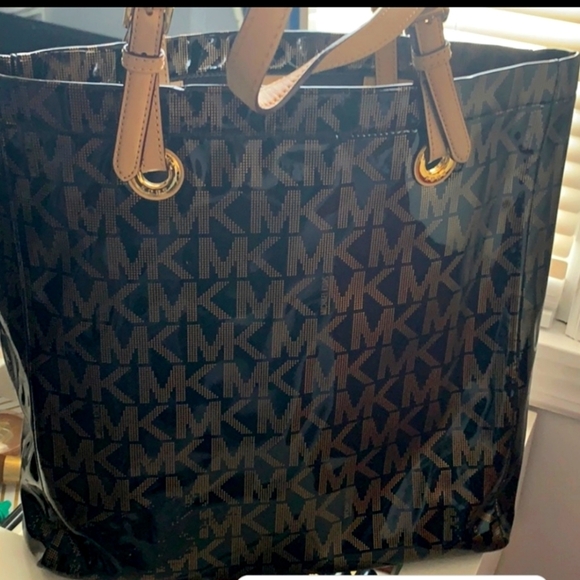 Michael kors purse - Picture 1 of 6